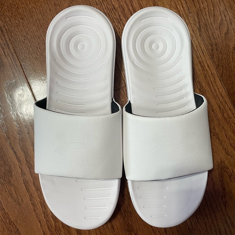 White Under Armor sandals men’s size 10